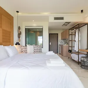 Thetis Boutique נאוס מרמרס
